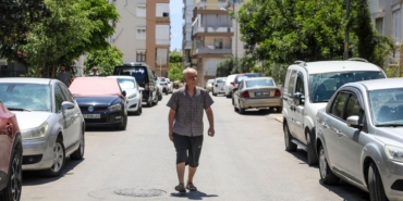 Evden Tahliye Edilen Dede, Torunlarıyla Ev Arıyor