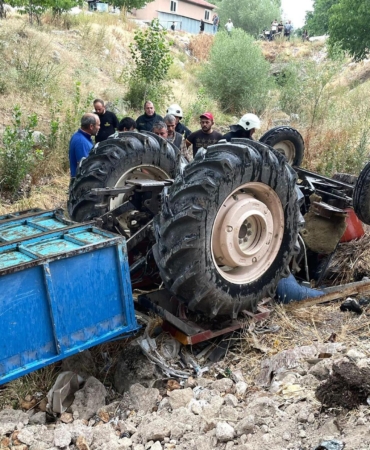 Traktör Devrildi, Öğretmen Hayatını Kaybetti