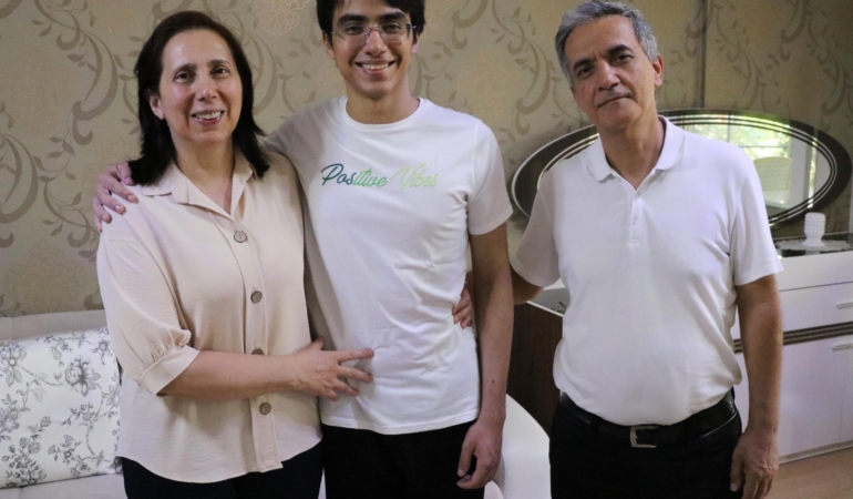 YDT Birincisi Mehmet: Dershane Olmadan Başardı