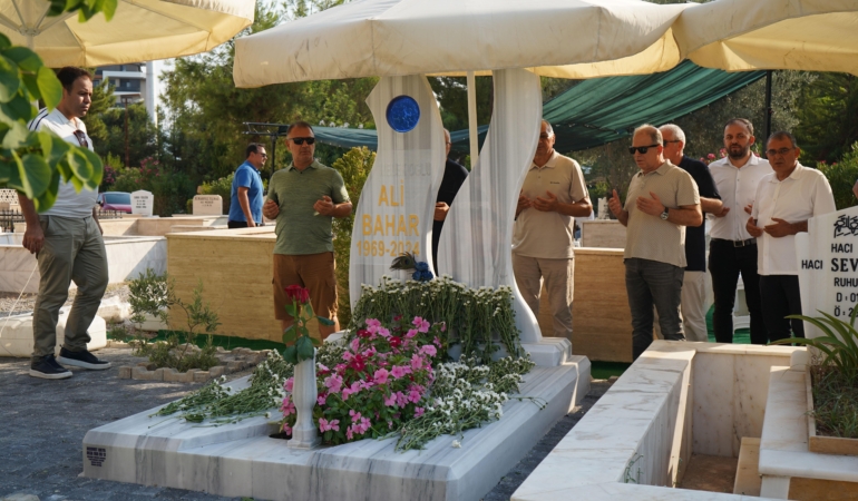 Ali Bahar, Mezarı Başında Dualarla Anıldı
