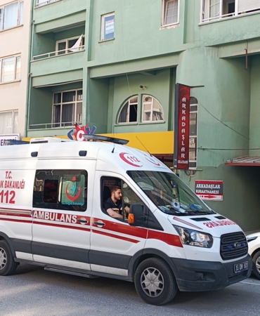 Evinde ölü bulundu