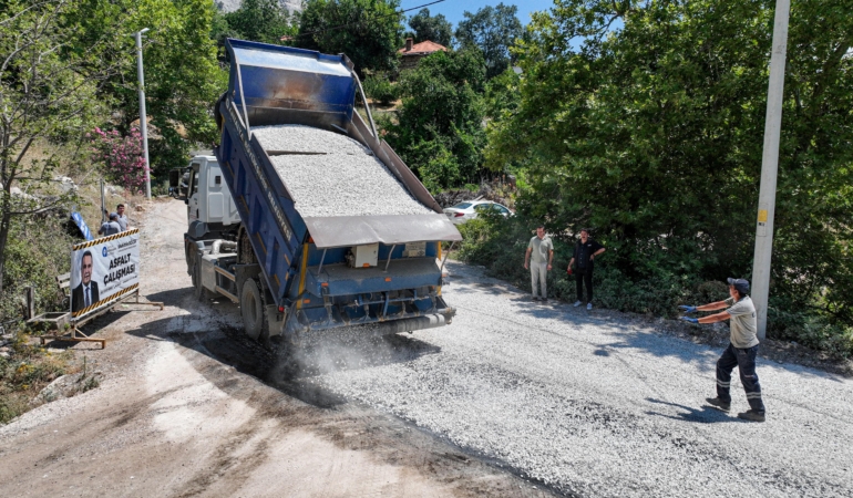 Serik Haskızılören Mahallesi yeni yoluna kavuştu