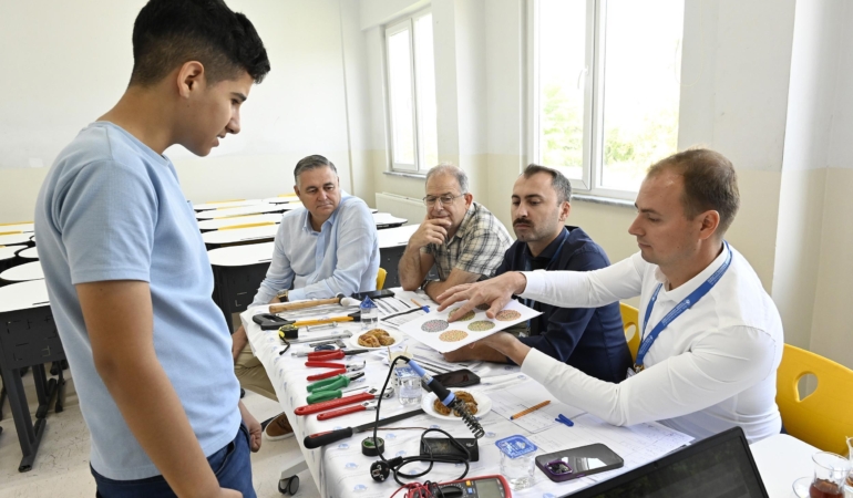 Öğrencilerde aranan şartlar; mesleki yatkınlık ve büyük hayaller