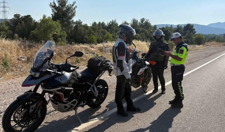 Antalya'da motosiklet sürücülerine 'şok' denetim