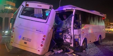 3 midibüsün karıştığı kazada 6 yaralı