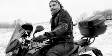 Motosikletle otomobil çarpıştı: 2 yaralı