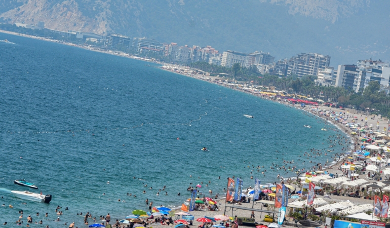 Antalya'da cuma günü rekor sıcaklık bekleniyor
