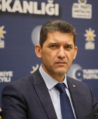 AK Parti Antalya'da görev değişikliği