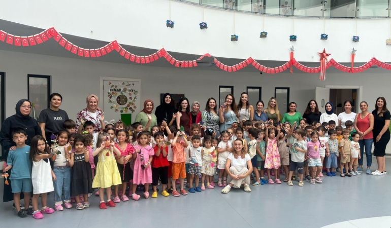 Öğrencilere geri dönüşüm eğitimi