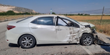 Traktörle otomobil çarpıştı: 5 yaralı