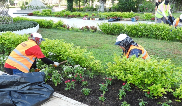 Kepez’den yeşil alanlara özenli dokunuş