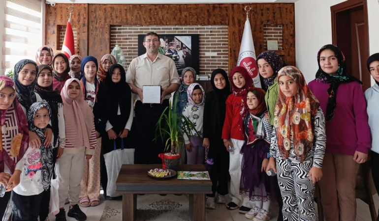 Öğrencilerden Filistin’e anlamlı yardım