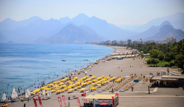 Antalya’da 95 yılın temmuz sıcaklık rekoru kırıldı