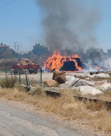 Samanlarda başlayan yangın büyümeden söndürüldü