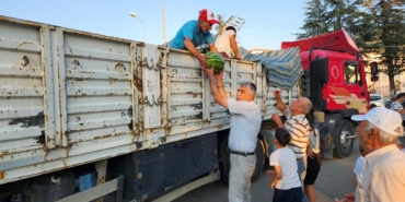 22 ton karpuzu dağıttı