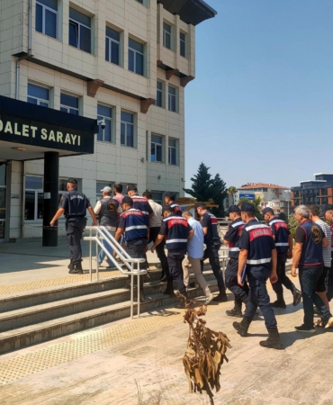 Jandarma aranan 7 şüpheliyi yakaladı