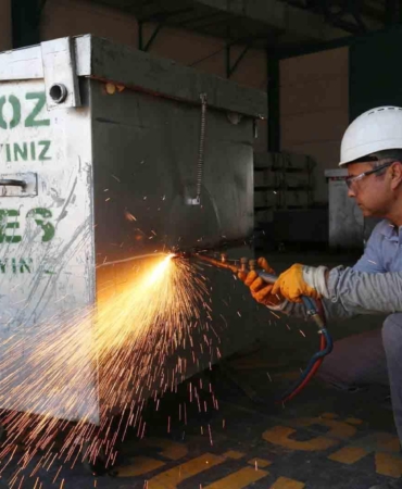 Kepez Belediyesi’nden ekonomik ve sürdürülebilir konteyner üretimi