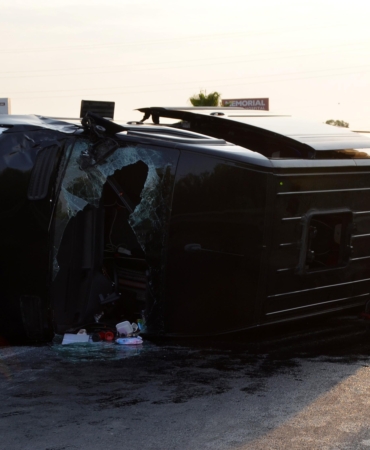 Minibüsün çarptığı çekicinin sürücüsü öldü