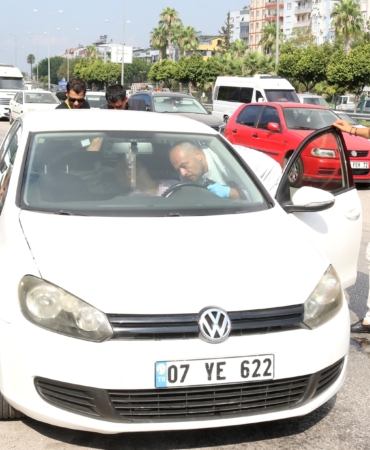 Direksiyon başında ölü bulundu