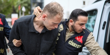 Babasını öldürmekten yargılanan sanığın tahliye talebine ret