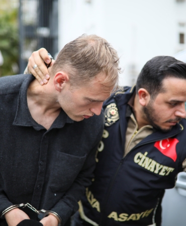 Babasını öldürmekten yargılanan sanığın tahliye talebine ret