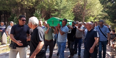 Savrulan otomobilin çarptığı Arda öldü (2)