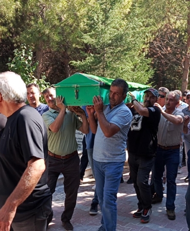 Savrulan otomobilin çarptığı Arda öldü (2)