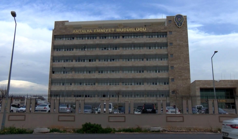 Dolandırılmaktan son anda kurtuldu; şüpheli suçüstü yakalandı