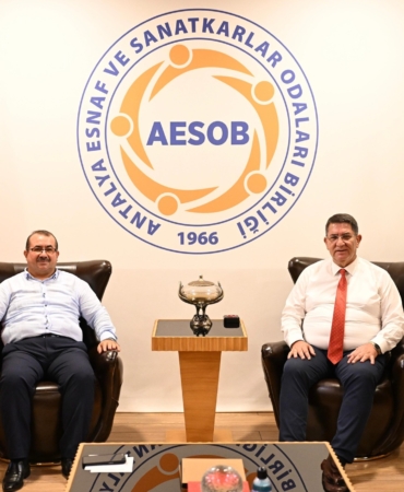 İhsan Üre’den Atatürk Parkı Esnafına Destek Ziyareti