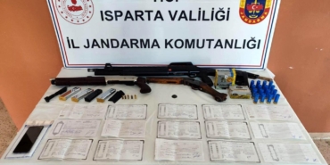 Senetler çerçevenin arkasından çıktı