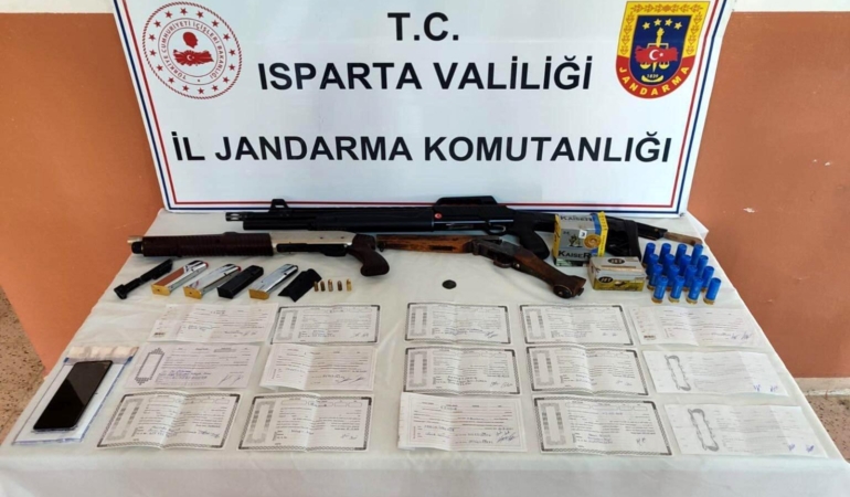 Senetler çerçevenin arkasından çıktı