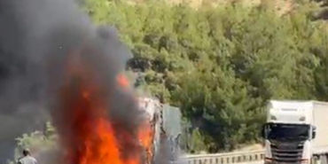 Buğday yüklü TIR yandı