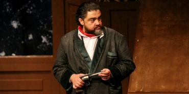 ADT Müdürü Tüzün ‘Yılın Oyuncusu’ seçildi