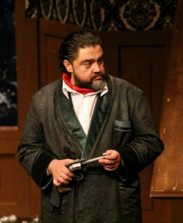 ADT Müdürü Tüzün ‘Yılın Oyuncusu’ seçildi