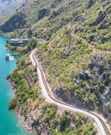 Büyükşehir Oymapınar Barajı çevresindeki yolları asfaltlıyor