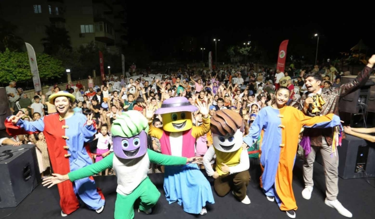 Sahne Kepez, Güneş Mahallesi’ni renklendirdi