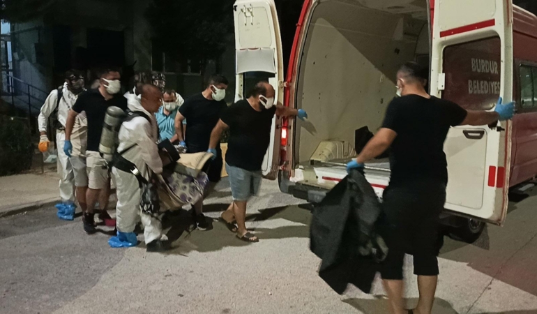 Evinde ölü bulundu