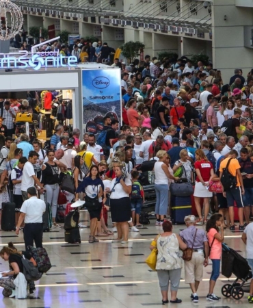 Antalya’ya gelen turist sayısı 9 milyonu aştı