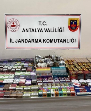 Kemer’de jandarmadan kaçak ürünlere baskın