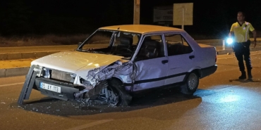 Otomobiller çarpıştı: 2 yaralı