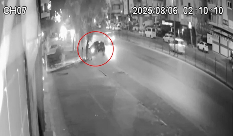 Alkollü ve ehliyetsiz sürücü otomobiliyle ağaca ve iş yerine çarptı