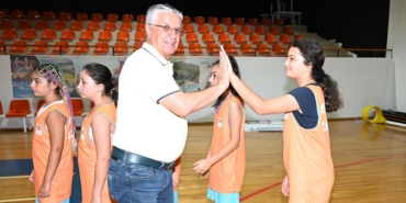 Minik basketbolculardan hazırlık maçı