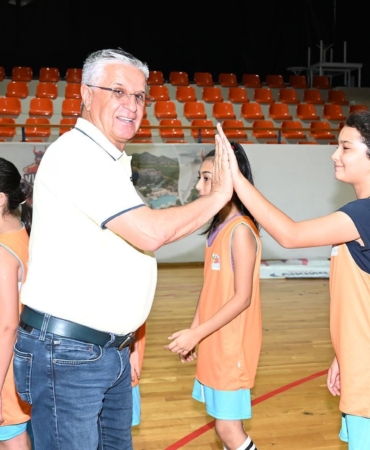 Minik basketbolculardan hazırlık maçı