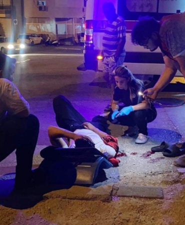 Motosikletli kurye kazada yaralandı