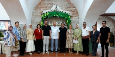 Tarihi Bedesten’de ‘İpeğin İzinde’ sergisi açıldı