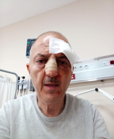 Evden tahliyesi sırasında kendisini darbettiğini öne sürdüğü kayınbiraderinden şikayetçi oldu