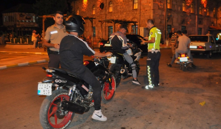 Yalvaç’ta motosiklet denetimi