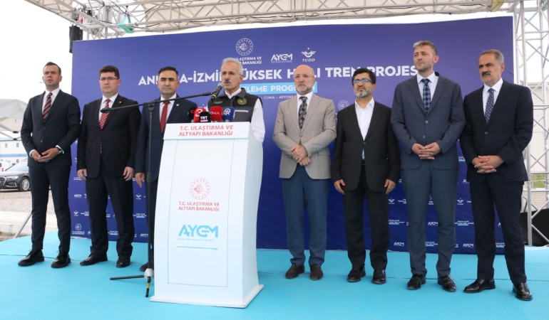 Bakan Uraloğlu: Ankara-İzmir arası seyahat süremiz 3,5 saate düşecek