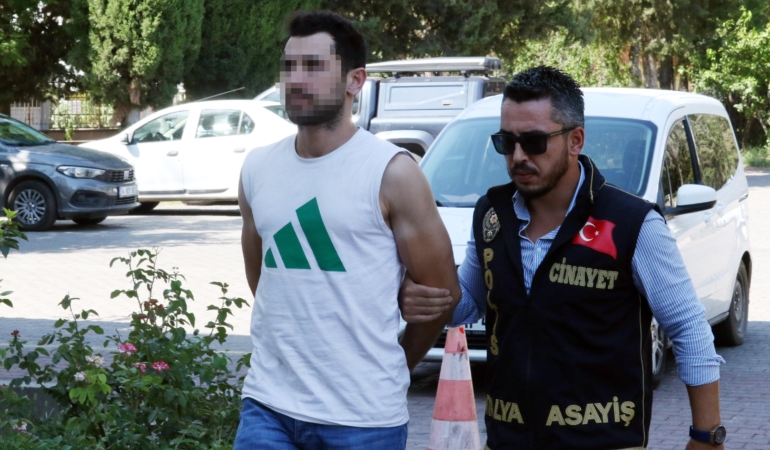 Telefonda başlayan tartışma cinayetle bitti (2)