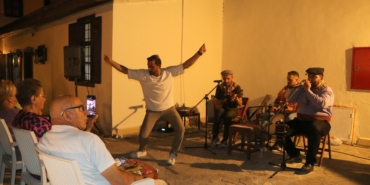 Tarihi konakta Burdur türküleri konseri